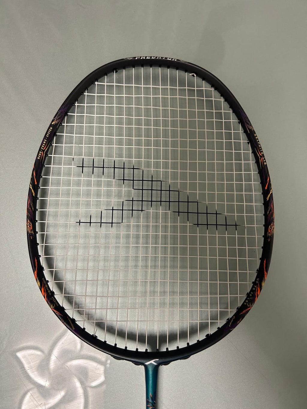 Hundred Predator 79/82 Extra Strong Graphite Badminton Racket ≤38 |4U | Premium