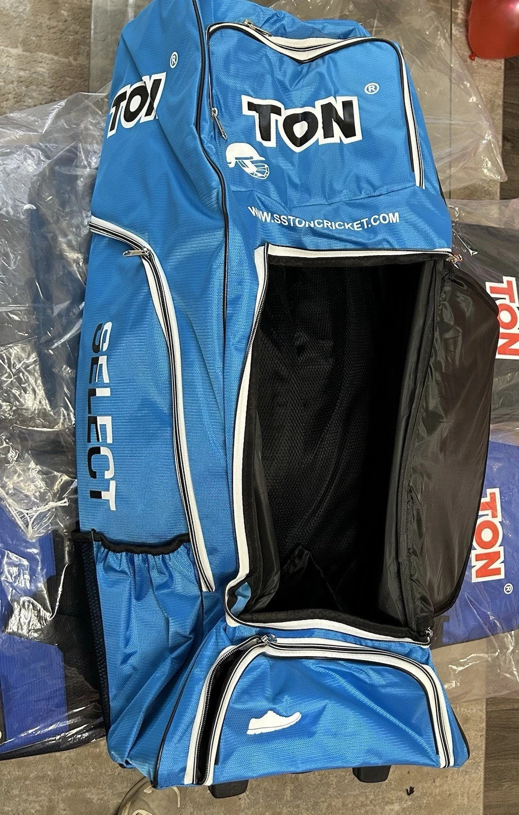 TON Select Duffle Cricket Kit Bag – Pro Quality, 2 Bat Pockets-Pro Player Design