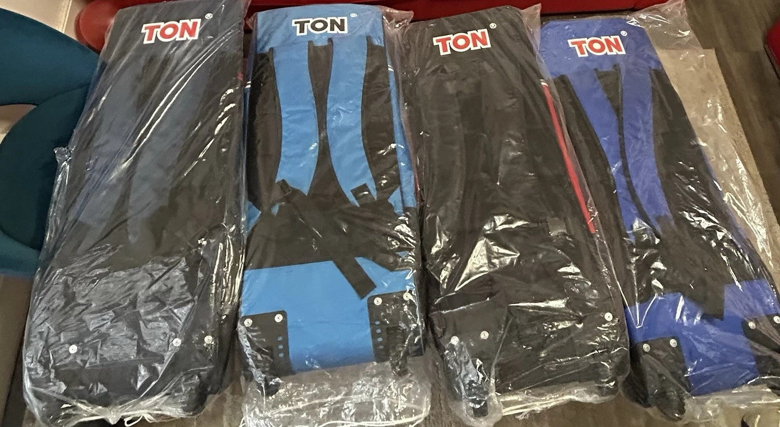 TON Select Duffle Cricket Kit Bag – Pro Quality, 2 Bat Pockets-Pro Player Design